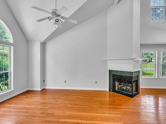 5th image of 470 S Main St Unit 102
