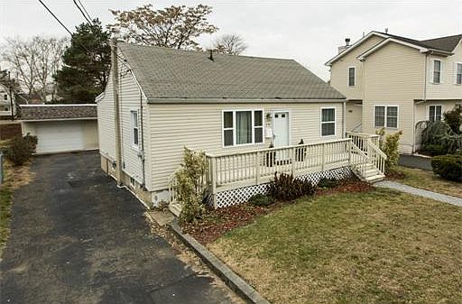 4th image of 19 Eisenhower Dr