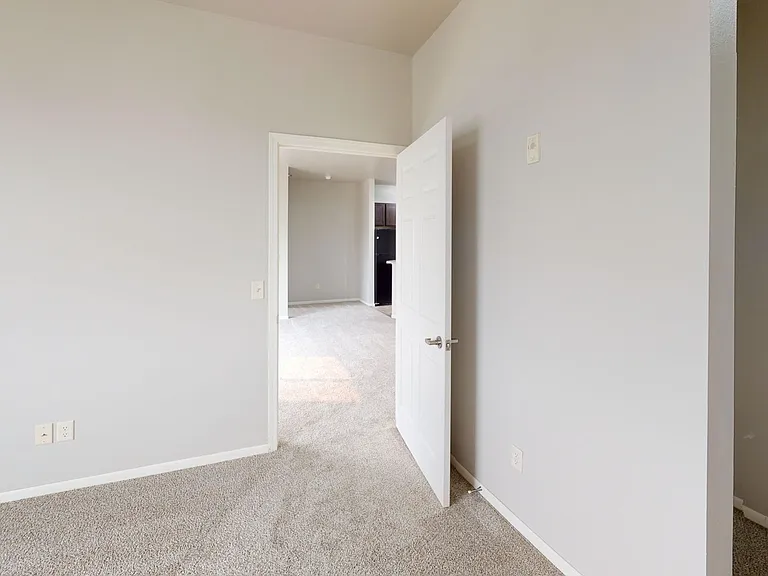 Crystal Creek Apartments — Photo 30