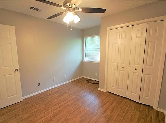 5th image of 5500 Rose Hill Cir