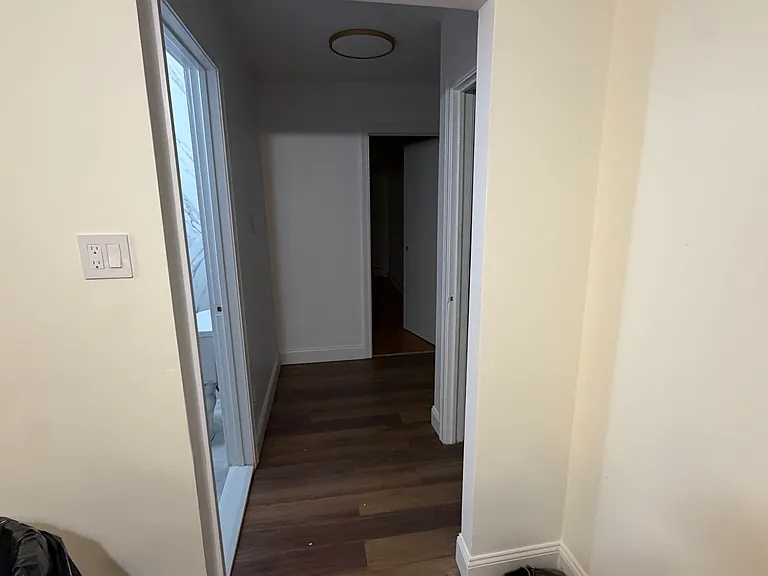625 Clark St — Photo 10