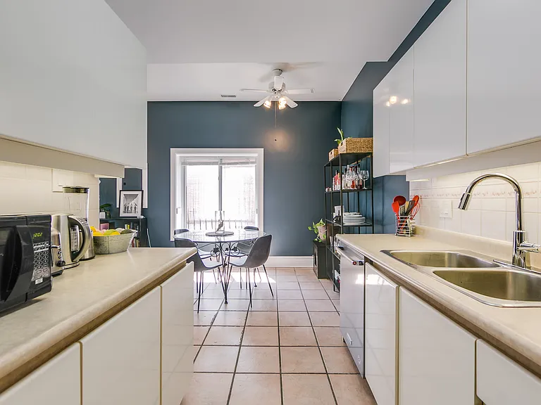 388 Manning Ave #A — Photo 10