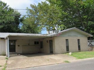 833 W South St, Opelousas, LA 70570