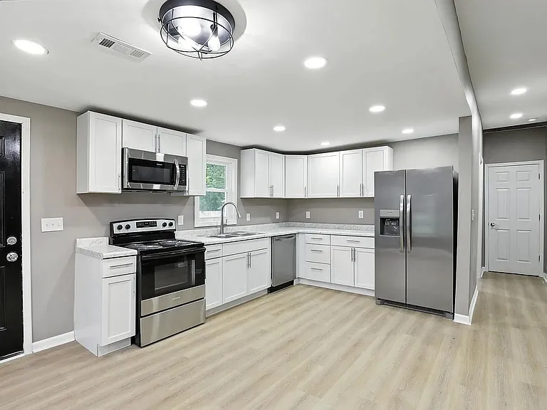 903 Lafayette St — Photo 8
