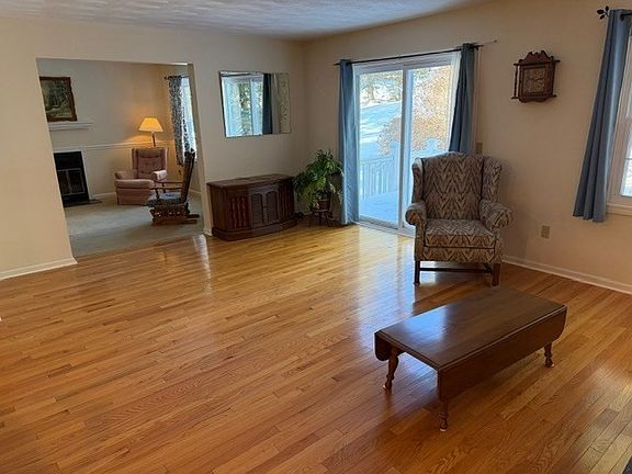 5th image of 147 Laurelwood Dr Unit 147