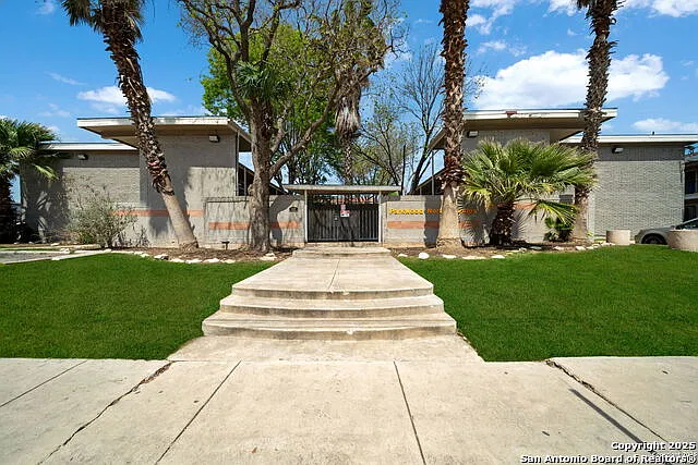 255 E Rampart Dr #211
