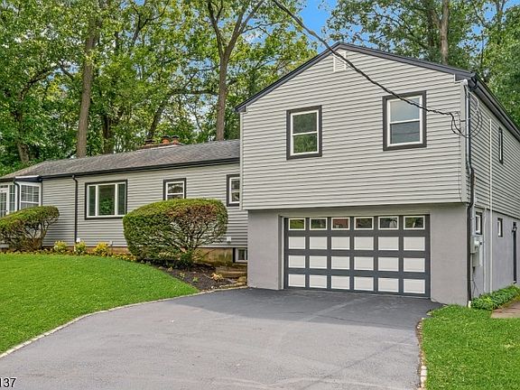 2nd image of 55 Rock Spring Ave
