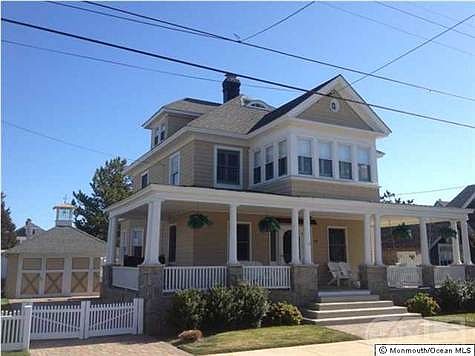 3rd image of 211 Berkeley Ave