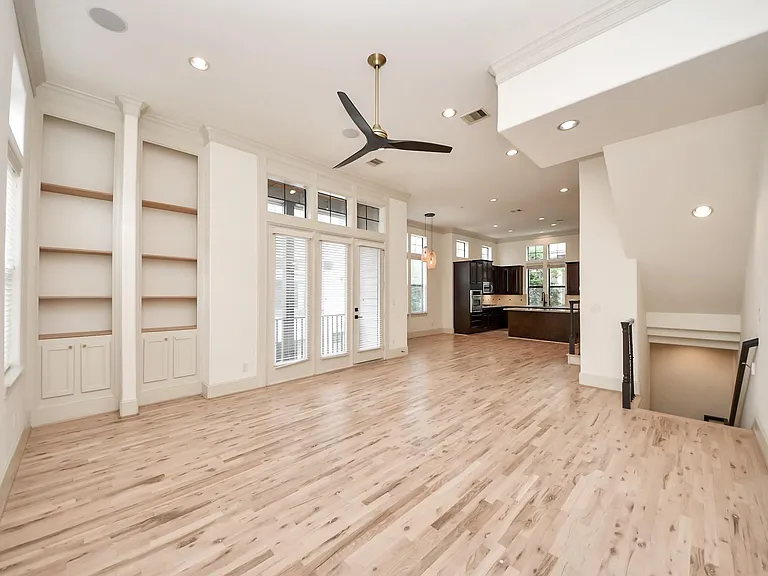 3229 Maxroy St — Photo 11