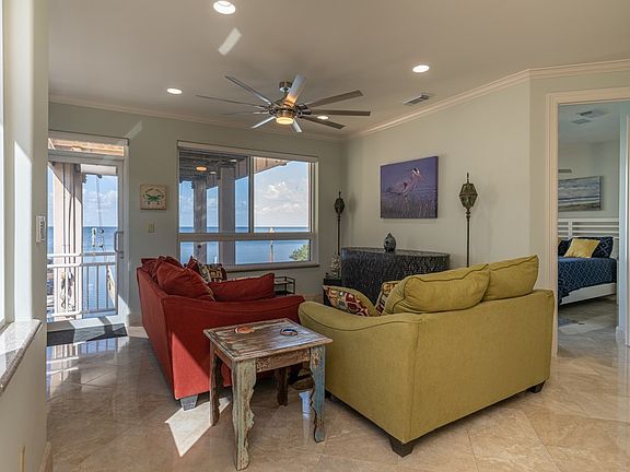 4th image of 6101 Laguna Cir N