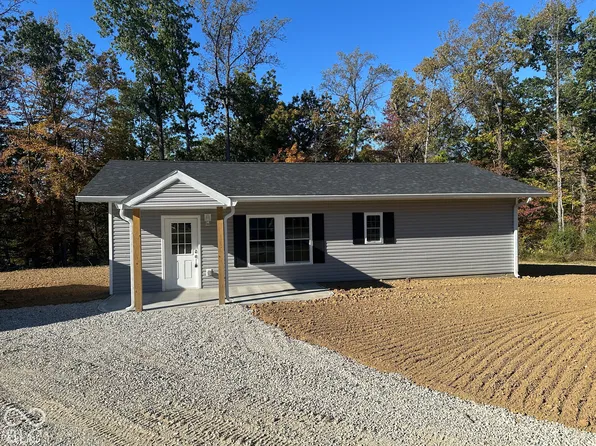 1277 N Lawrence Hollow Dr, Bloomfield, IN 47424