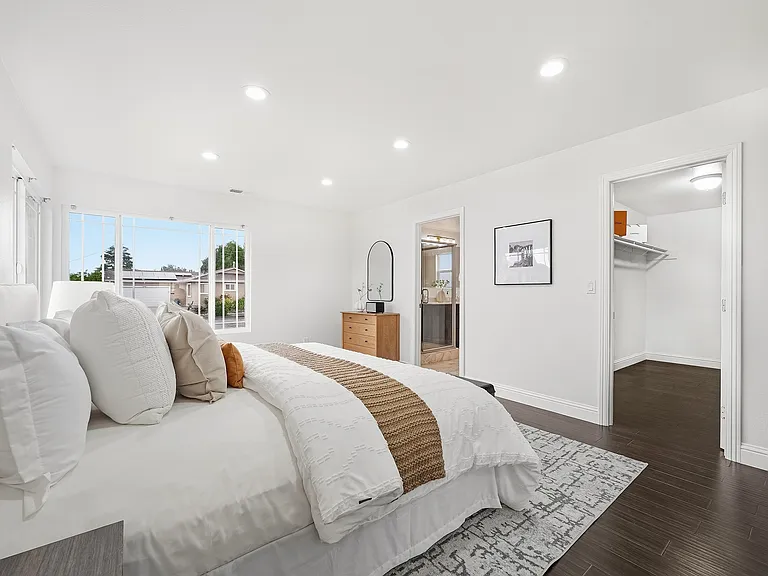 36045 Haley St — Photo 16