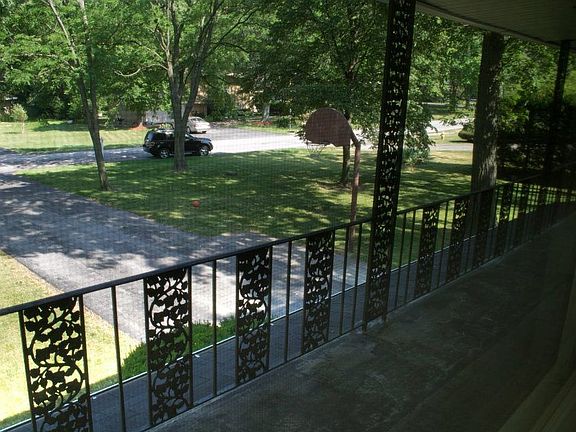 3rd image of 796 Brookwood Dr