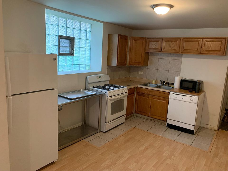 1st image of 3752 N Paulina St #G