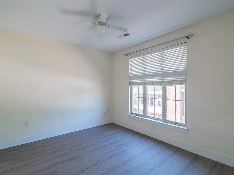 1101 W 1st St #208 — Photo 32