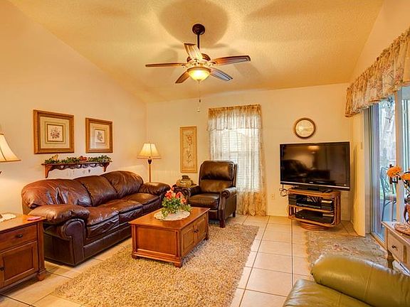 3rd image of 2670 Winchester Cir