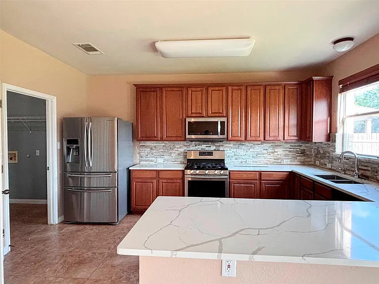 4116 Meadow Bluff Way — Photo 10