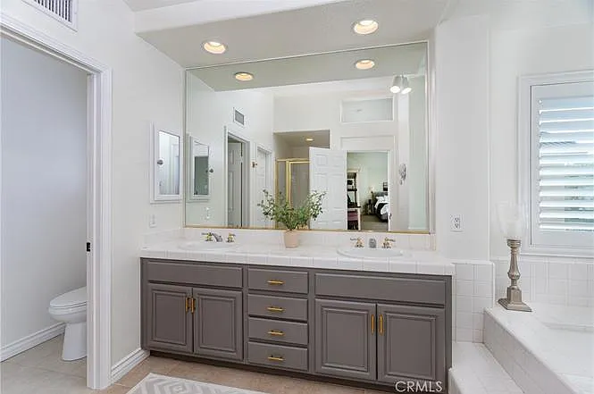 15464 Borges Dr — Photo 50