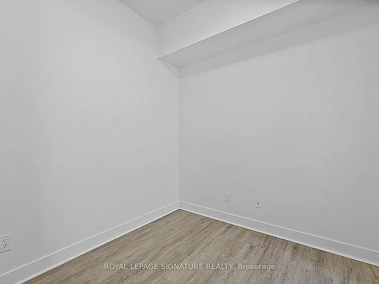 438 King St W #1417 — Photo 15