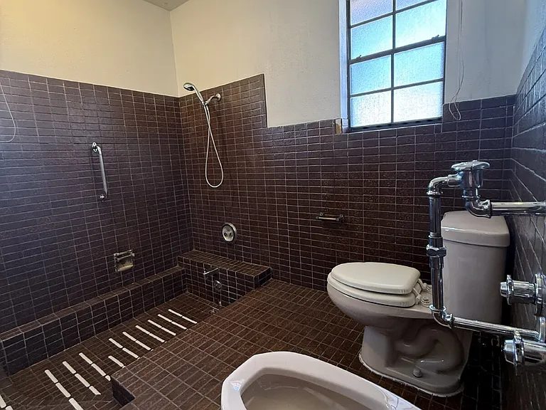 1709 Bruce Devlin Dr — Photo 34