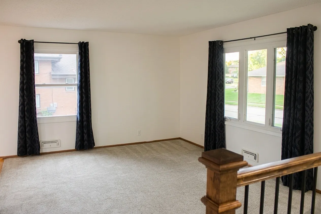 3 bed, 1556 sqft, $2,100 — Photo 3