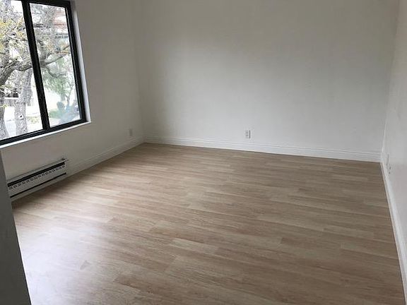 3rd image of 1155 Bayswater Ave APT 201