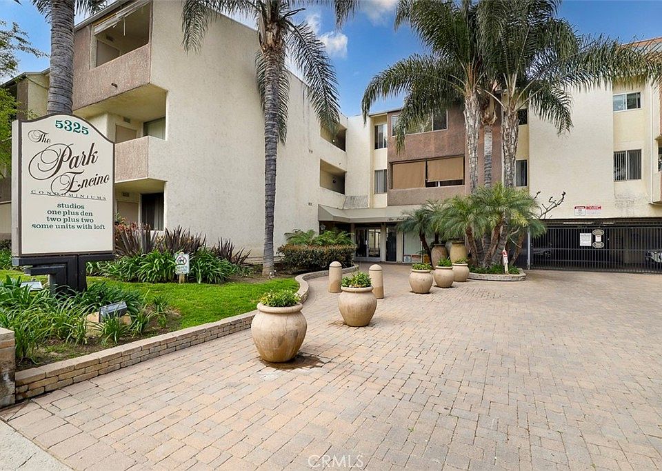1st image of 5325 Newcastle Ave Unit 334
