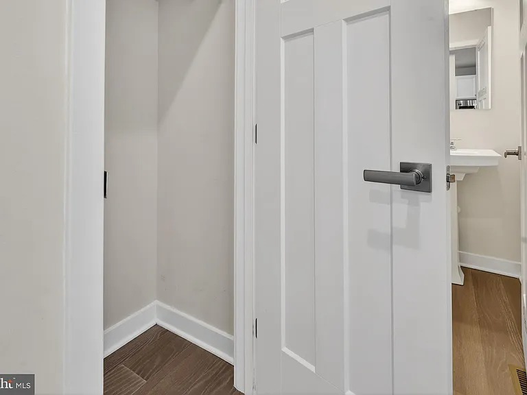 8005 Milltown Cir — Photo 18