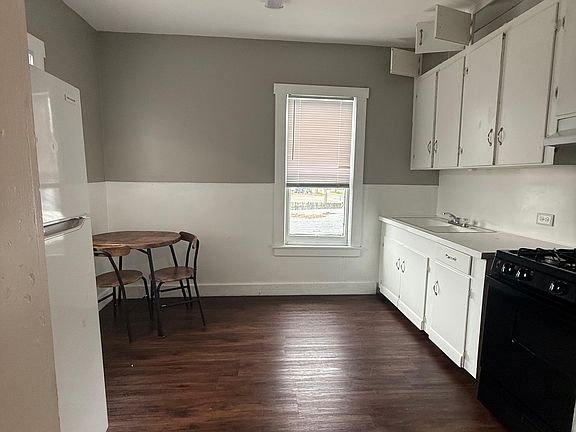 2nd image of 1108 Dallas St #2