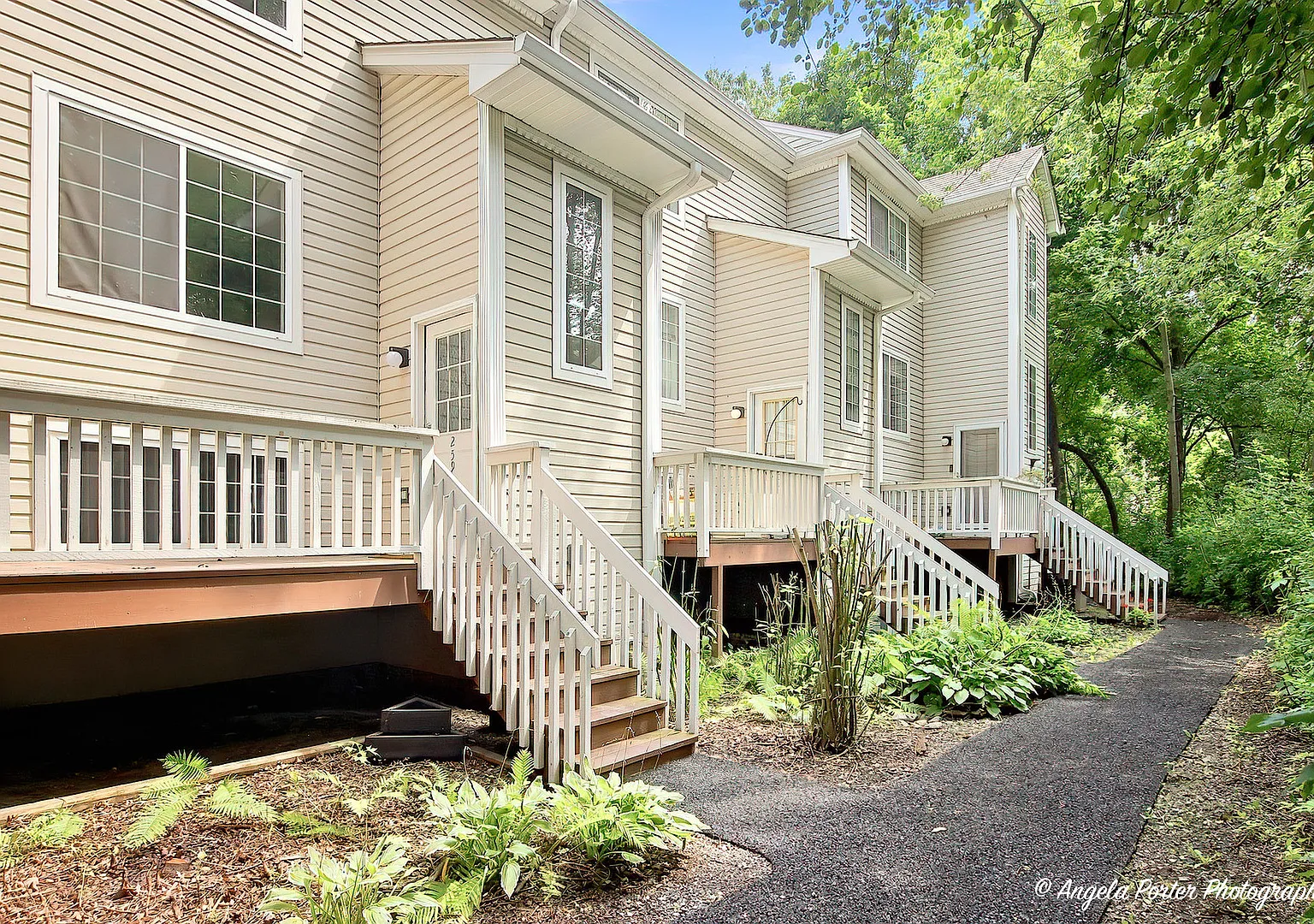 2 bed, 1.5 bath, 1448 sqft, $2,100 — Photo 1