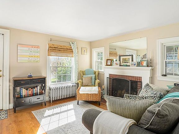 4th image of 105 River St