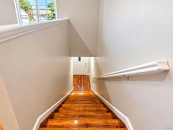 4th image of 218-42 140th Avenue