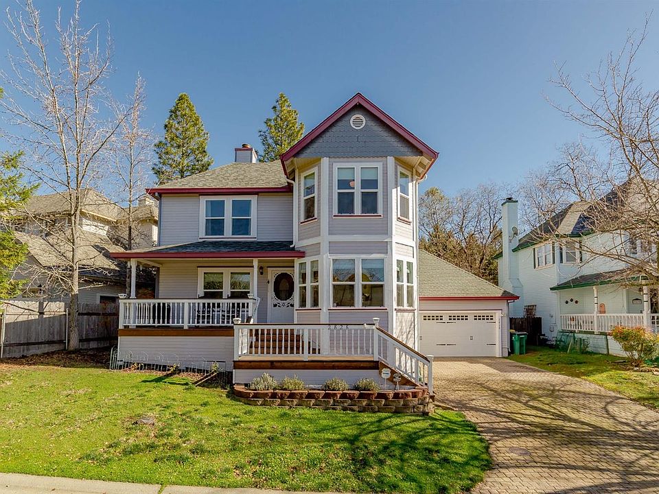 2nd image of 2828 Goldcrest St