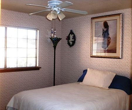 Guest bedroom