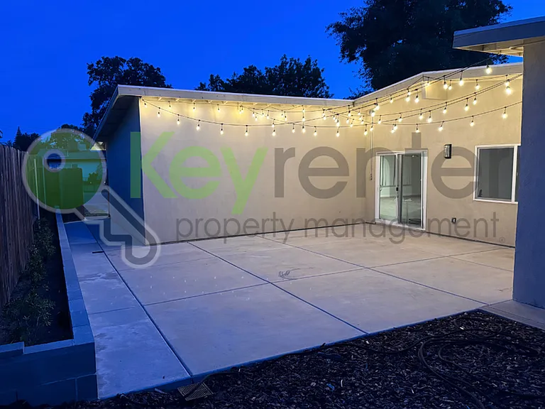 8133 Molokai Way — Photo 4