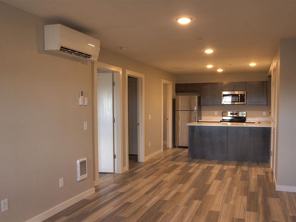 1st image of 830 Crestmont Way #102