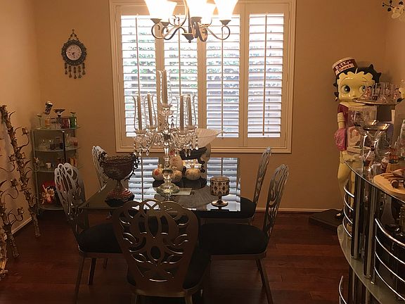 Dining rm/ Wood flr/ shutter