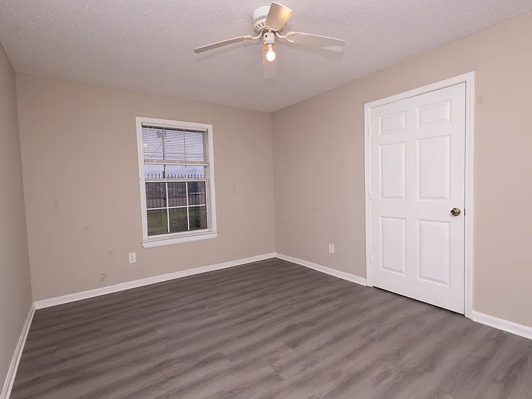 3923 Jackson Ave — Photo 18