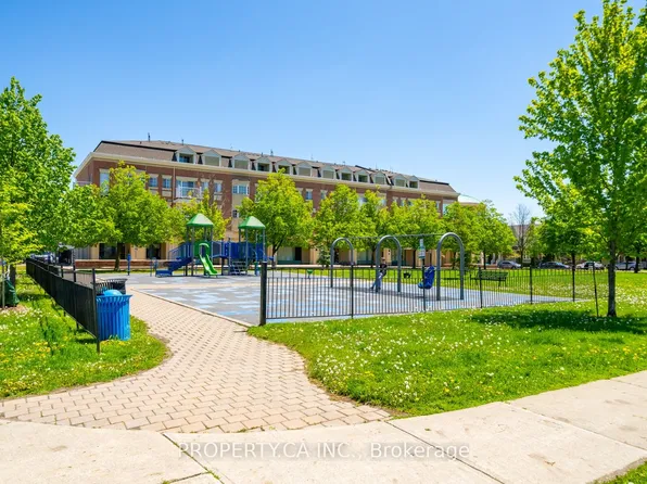 15 Cornell Meadows Ave #A206, Markham, ON L6B 1B6