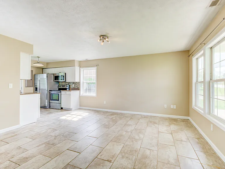 13 W Chestnut St — Photo 12