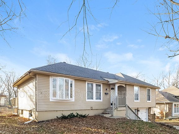 3rd image of 7709 E 119th St