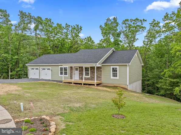 201 Creek Valley Dr, Basye, VA 22810