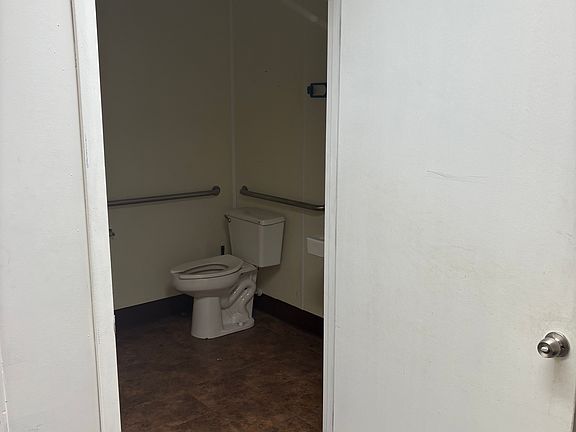 2nd image of 6016 E Columbus Dr