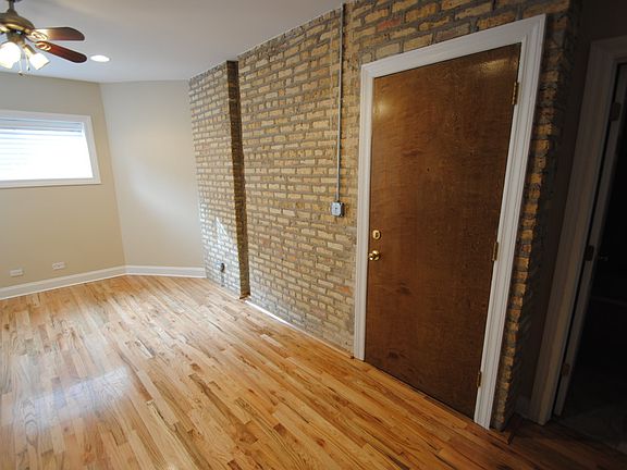 3rd image of 1642 W Greenleaf Ave #46