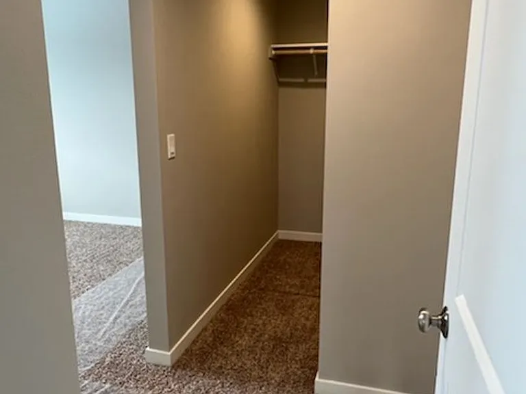1090 S New Oak Ln — Photo 11