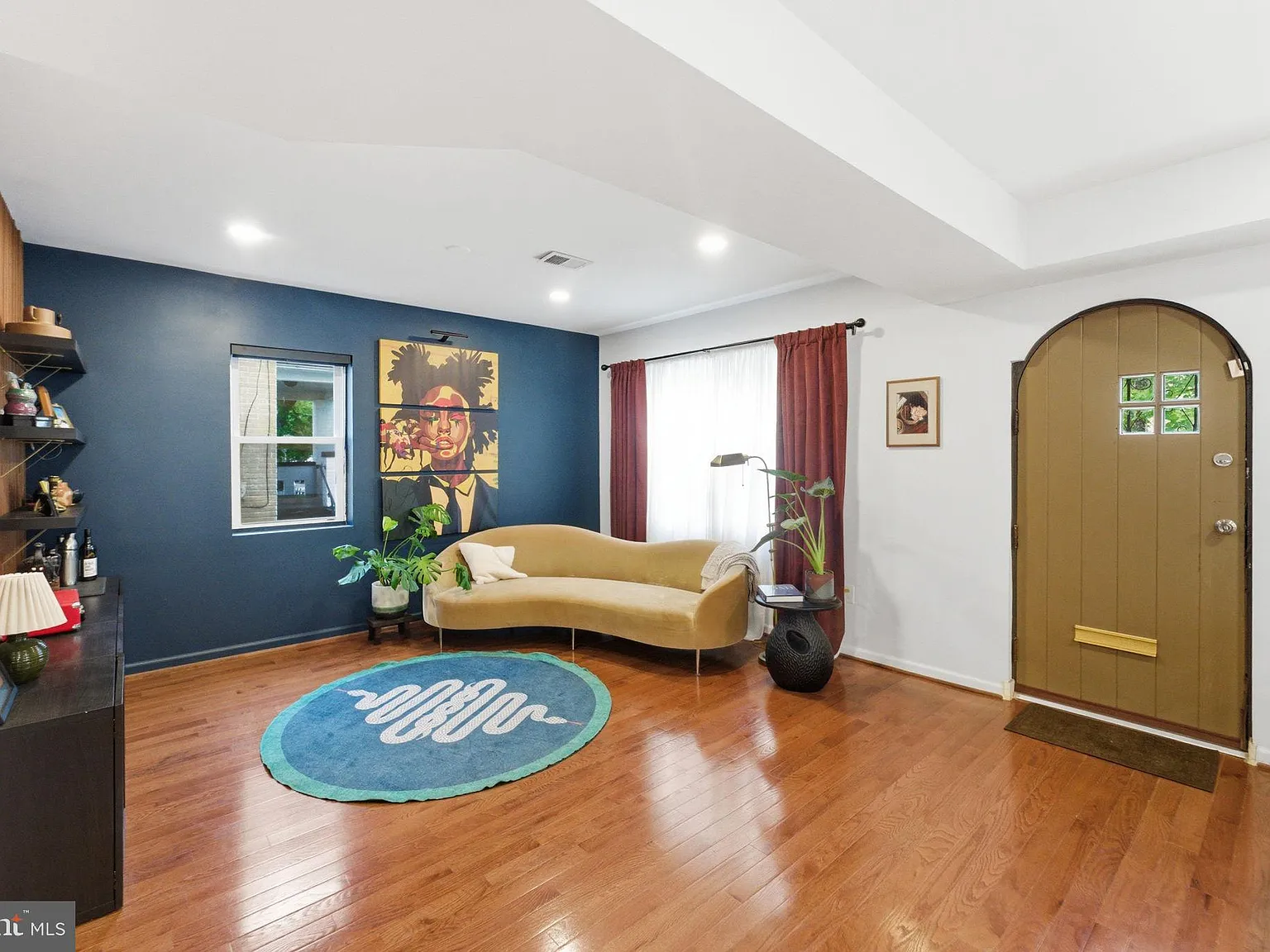 3 bed, 2805 sqft, $4,225 — Photo 4