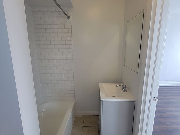 3rd image of 104-108 Madison St #104-3