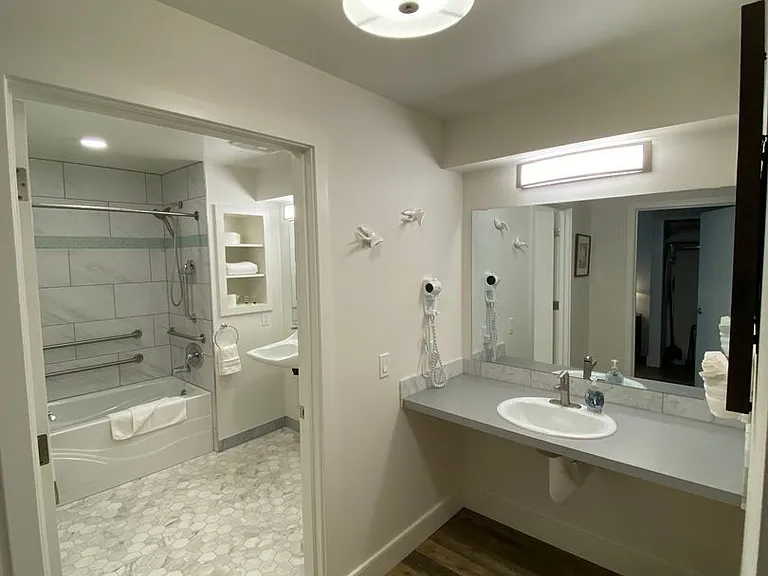 1818 Harvard Ave — Photo 18