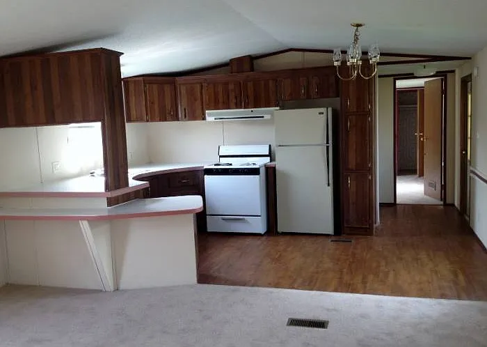 Family room toward kitche