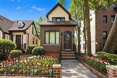 42 89th Street